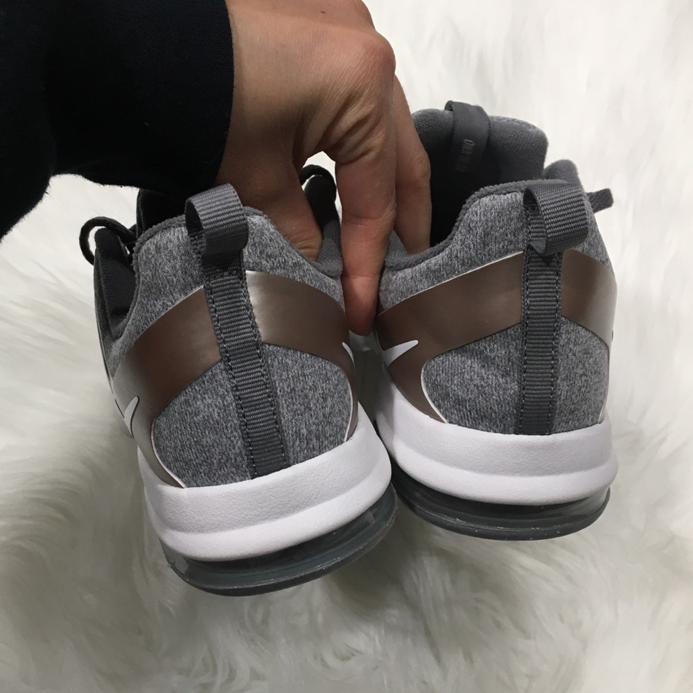 SOLD ON MERC.Nike women’s Air Bella Training shoes - Picture 8 of 8